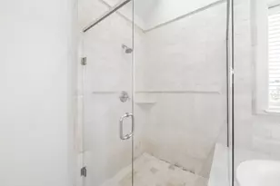 2426 Bevis St, Houston, TX 77008 - Photo 8