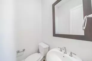 2426 Bevis St, Houston, TX 77008 - Photo 18