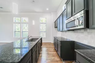 2426 Bevis St, Houston, TX 77008 - Photo 14