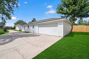 911 Bennington St, Houston, TX 77022 - Photo 1