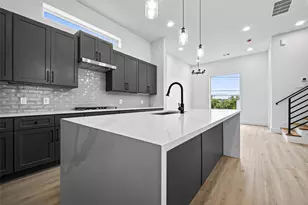 1107 Wilson St, Houston, TX 77019 - Photo 2