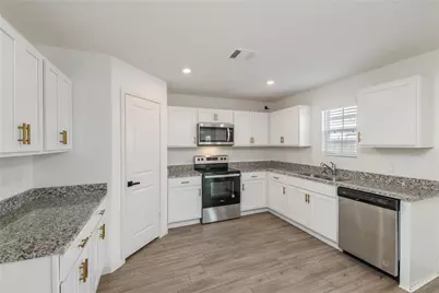 6037 Toby Bend, Bryan, TX 77807 - Photo 10