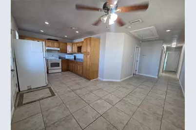 5617 Avenue R 1/2, Galveston, TX 77551 - Photo 6