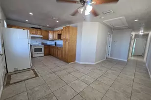 5617 Ave R 1/2, Galveston, TX 77551 - Photo 6