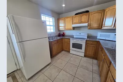 5617 Avenue R 1/2, Galveston, TX 77551 - Photo 4