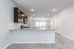 3611 Cardinal Pointe Dr, Angleton, TX 77515 - Photo 6