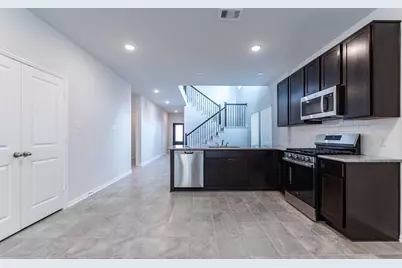 3611 Cardinal Pointe Drive, Angleton, TX 77515 - Photo 8