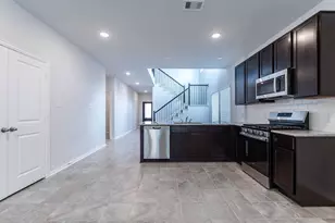 3611 Cardinal Pointe Dr, Angleton, TX 77515 - Photo 8