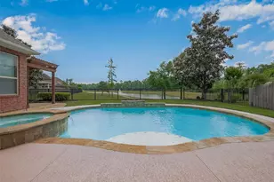 2711 King Point View Ln, Spring, TX 77388 - Photo 2
