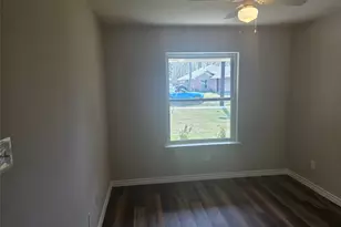 9827 Pelsey St, Houston, TX 77029 - Photo 4