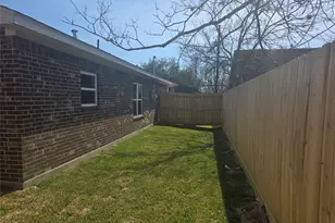 9827 Pelsey St, Houston, TX 77029 - Photo 8