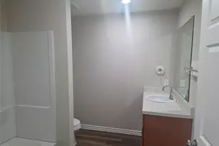 9827 Pelsey St, Houston, TX 77029 - Photo 6