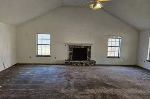 22647 Kelly Dr, Saratoga, TX 77585 - Photo 8