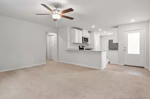 10360 Sweetwater Creek Dr, Cleveland, TX 77328 - Photo 4