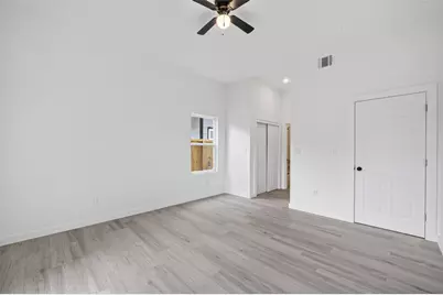 9009 Hilda Street, Houston, TX 77033 - Photo 12