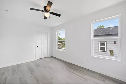 9009 Hilda Street, Houston, TX 77033 - Photo 8