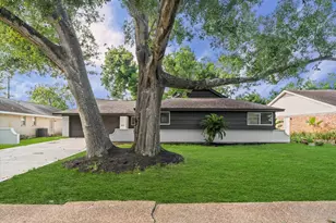8231 Garden Parks Dr, Houston, TX 77075 - Photo 2