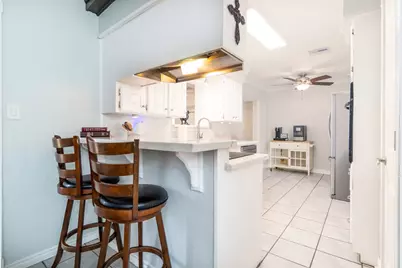 542 Sycamore Street, Lake Jackson, TX 77566 - Photo 8