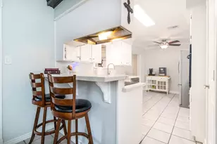 542 Sycamore St, Lake Jackson, TX 77566 - Photo 8