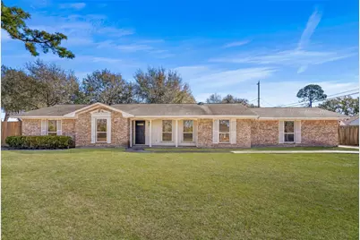 6646 Bayou View Drive, Houston, TX 77091 - Photo 2