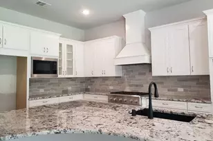 13236 Tracewood Hills Ln, Houston, TX 77044 - Photo 4