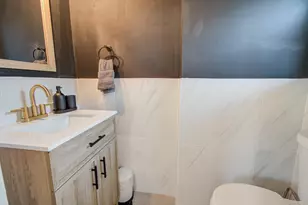 9614 Springmont Dr, Houston, TX 77080 - Photo 36