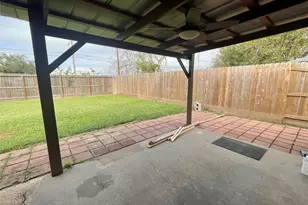 1225 Clover Dr, Angleton, TX 77515 - Photo 12