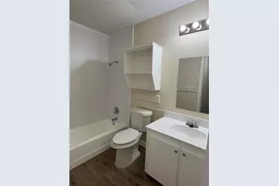 101 E Hospital Drive #9, Angleton, TX 77515 - Photo 8