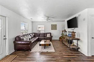 2815 Bluewater Hwy, Surfside Beach, TX 77541 - Photo 10