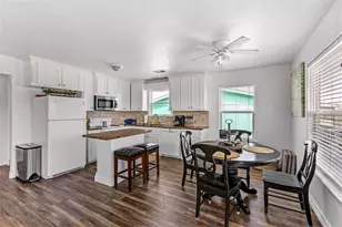 2815 Bluewater Hwy, Surfside Beach, TX 77541 - Photo 8