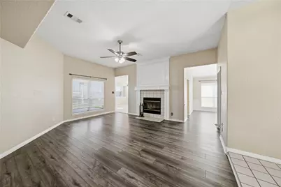 1822 28th Avenue N, Texas City, TX 77590 - Photo 2