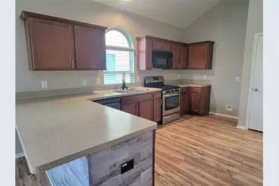 5426 Floral Valley Lane, Katy, TX 77449 - Photo 8