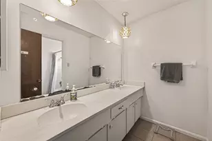 9235 Sharpview Dr, Houston, TX 77036 - Photo 22