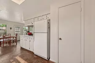 9235 Sharpview Dr, Houston, TX 77036 - Photo 18
