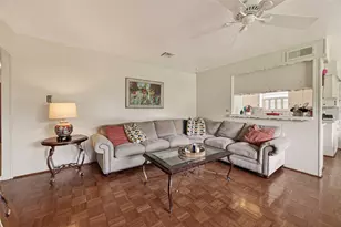 9235 Sharpview Dr, Houston, TX 77036 - Photo 8