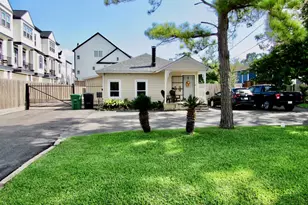 1126 W 22nd St, Houston, TX 77008 - Photo 1