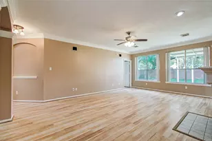 4731 Silverlake Dr, Sugar Land, TX 77479 - Photo 10