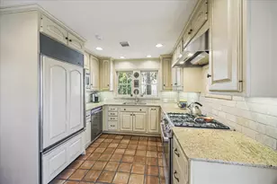 2160 Dryden Rd, Houston, TX 77030 - Photo 10