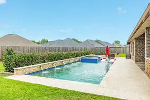 64 Poppy Ct, Lake Jackson, TX 77566 - Photo 10