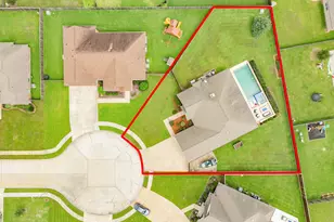 64 Poppy Ct, Lake Jackson, TX 77566 - Photo 4