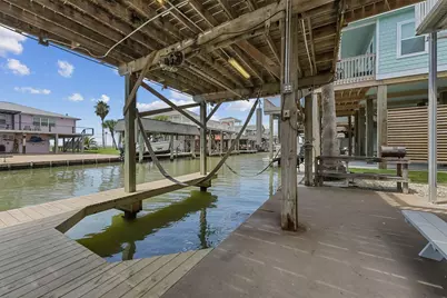 313 Schooner Drive, Freeport, TX 77541 - Photo 4