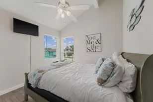 313 Schooner Dr, Freeport, TX 77541 - Photo 12