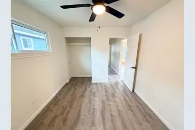 5130 Engleford Street, Houston, TX 77026 - Photo 10