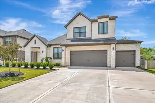 98 Dorado Dr, Friendswood, TX 77546 - Photo 1