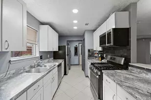 11763 Cliveden Dr, Houston, TX 77066 - Photo 4
