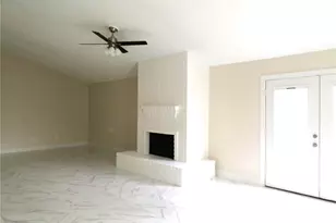 11619 Bowlan Ln, Houston, TX 77035 - Photo 16