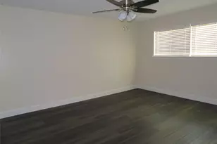 11619 Bowlan Ln, Houston, TX 77035 - Photo 10