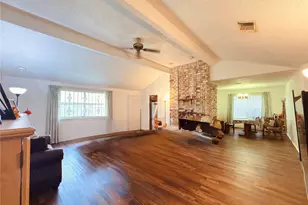 12074 Fairpoint Dr, Houston, TX 77099 - Photo 2