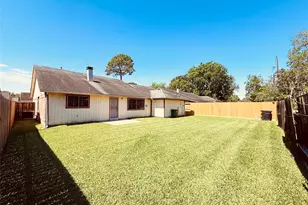 12074 Fairpoint Dr, Houston, TX 77099 - Photo 8