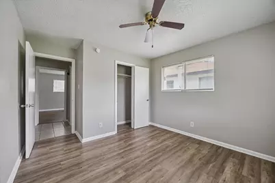 5107 Clover Street, Houston, TX 77033 - Photo 8
